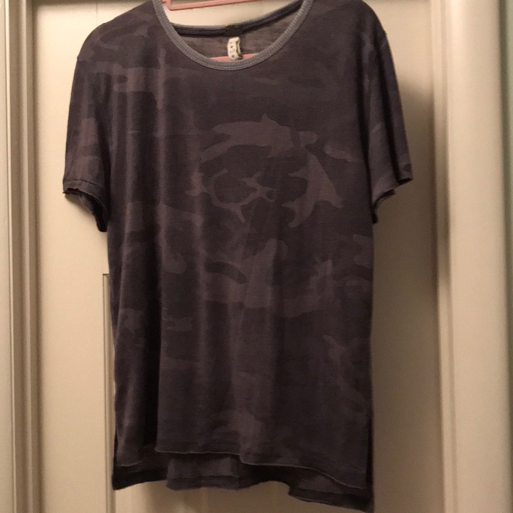 Free People gray camouflage s/s shirt